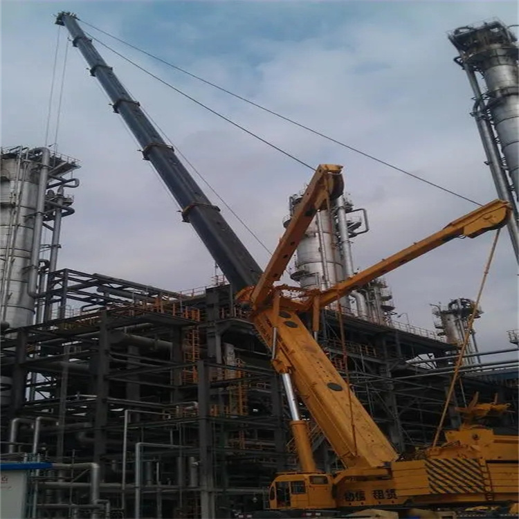 大新吊板房的吊车